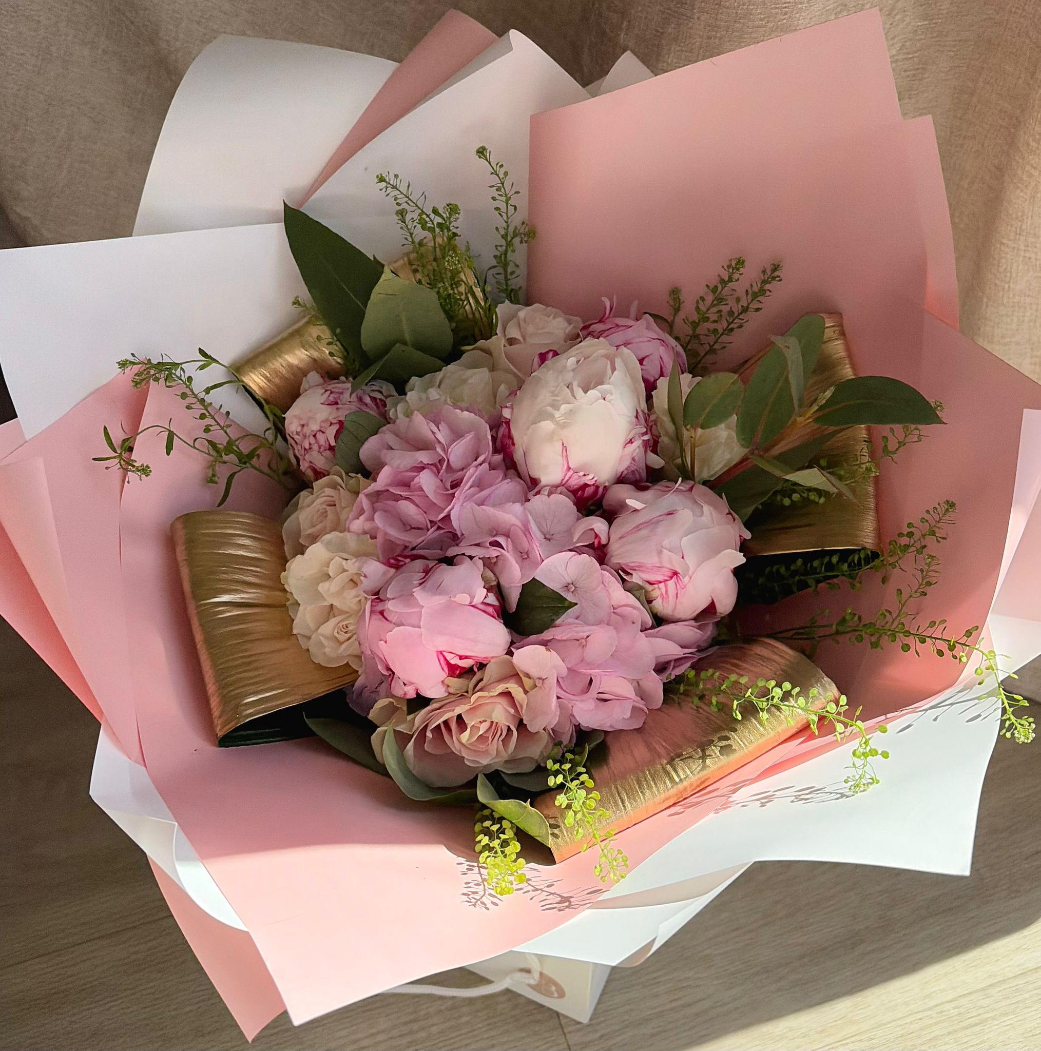Bouquet arrangement 12